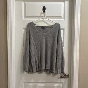 ✨AE 🦅 Criss Cross Sweater✨